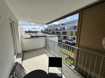 Möblierter Neubau mit Balkon