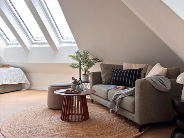 Möbliertes Neubau WG Apartment mit zwei Balkonen für Studenten/Azubis direkt an der Uni Augsburg!