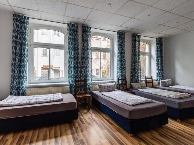 Möbliertes Apartment im Erdgeschoss – Leipzig Ost Eisenbahnstraße 73 | Ideal für 3 Personen, Leipzig Amsterdam Apartments for Rent