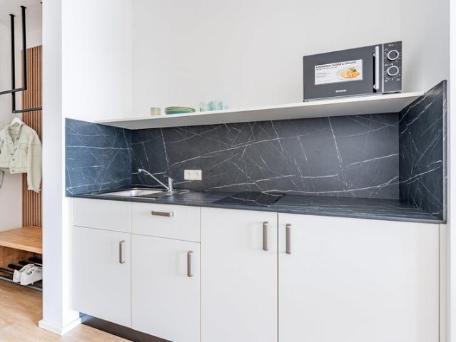 Möbliertes Apartment mit Balkon im Studentenwohnheim an der Persiluhr für Studenten, Azubis & Schüler