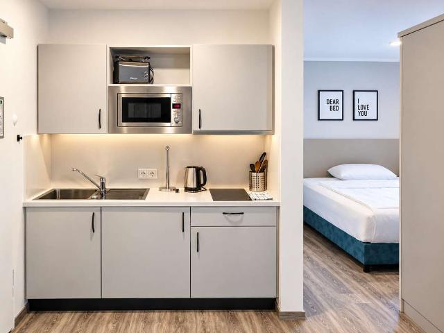 Möbliertes Apartment mit Blick zum Innenhof im CAMPO NOVO Business Dortmund