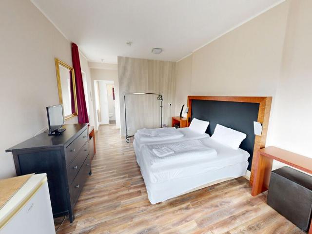 Möbliertes Apartment ohne Küche in Toplage der Kölner Altstadt MB 4987