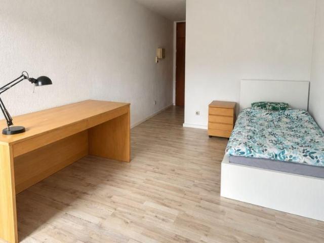 Möbliertes Appartement, 20 qm im 3.OG in Toplage in Kaiserslautern zu vermieten