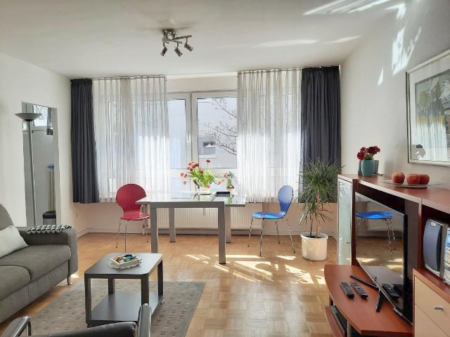 Möbliertes Cityapartment, Nähe Brüsseler Str. mit Aufzug, Haltestelle Friesenplatz gut zu erreichen – zeitwohnen.de