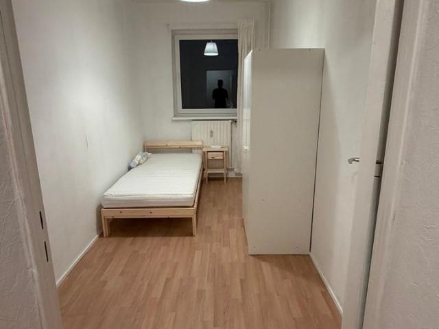 Möbliertes Einzelzimmer in 4er WG, Spandau AB DEZEMBER