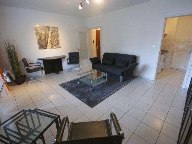MÖBLIERTES EINZIMMER STADTAPARTMENT TOP LAGE, HELL, ZENTRAL, RUHIG