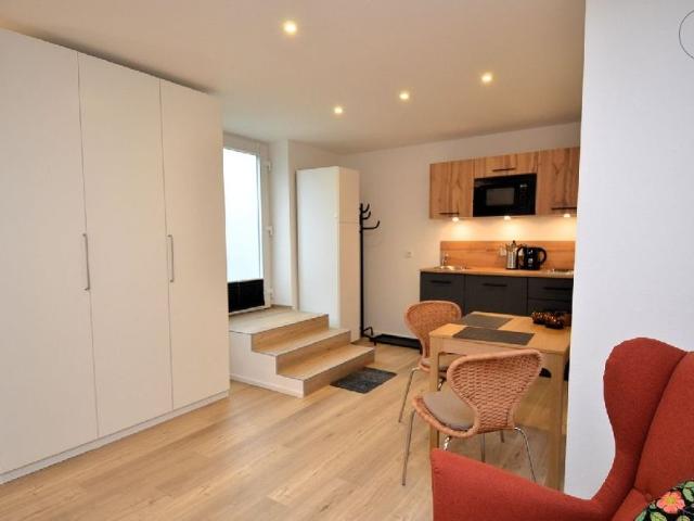 Möbliertes Geschäftsapartment in Augsburg Lechhausen