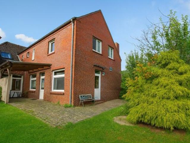 Möbliertes Haus mit 8 Schlafzimmern, 8 Bädern und vieles mehr in zentraler Lage!