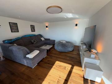 Möbliertes Luxusloft mit Seelenruhe