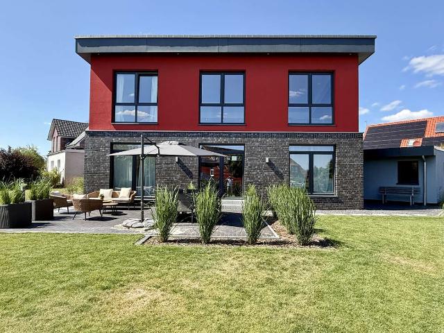 Möbliertes Loft Haus mit Galerie, Garage & Garten – 131,5 m², frei ab 01.11