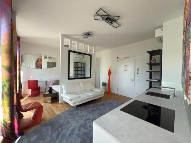 Möbliertes Penthouse mit großer Westterrasse & Klima