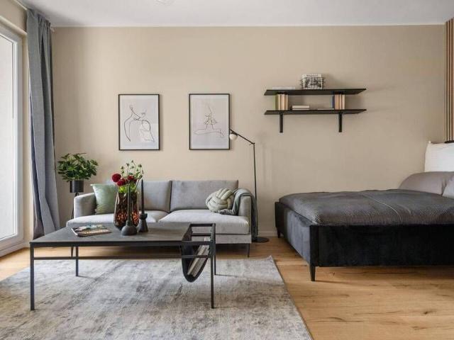 Möbliertes Studio Apartment mit Balkon in Berlin Neukölln