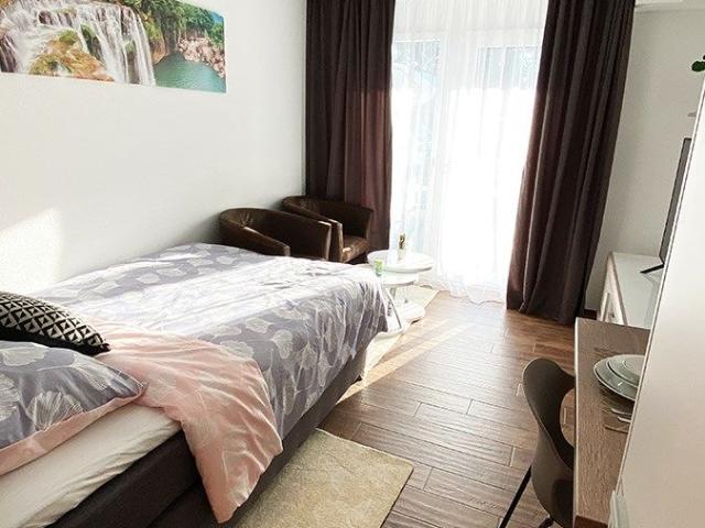 Möbliertes Studio mit Fitness & Wellnessraum & Pool kostenlos dazu
