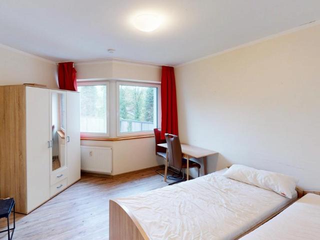 Möbliertes Zimmer in Frauen WG in zentraler Lage für Studenten und Azubis