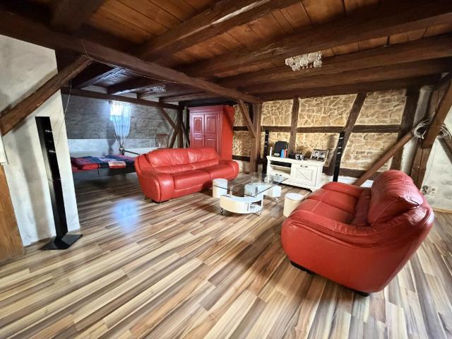 Möbliertes Wohnen auf Zeit – 5 Zimmer Maisonettewohnung in Weitingen