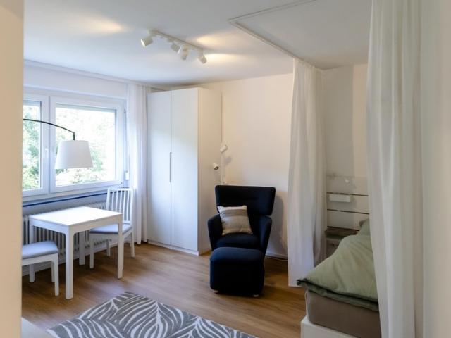Möbliertes Zimmer auf Zeit in Berufstätigen WG