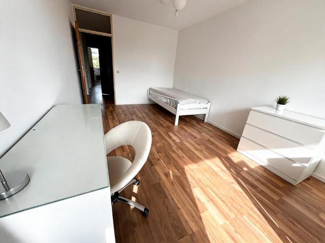 Möbliertes Zimmer in 4 Zi WG, Frankfurt Oberrad, ruhige Lage