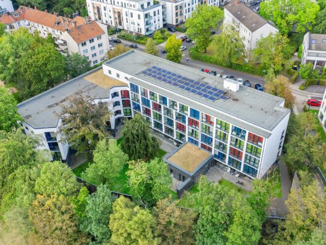 Möbliertes Zimmer in Frauen WG in zentraler Lage für Studenten und Azubis
