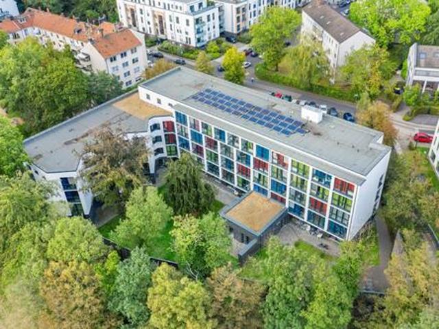 Möbliertes Zimmer in Frauen WG in zentraler Lage für Studenten und Azubis