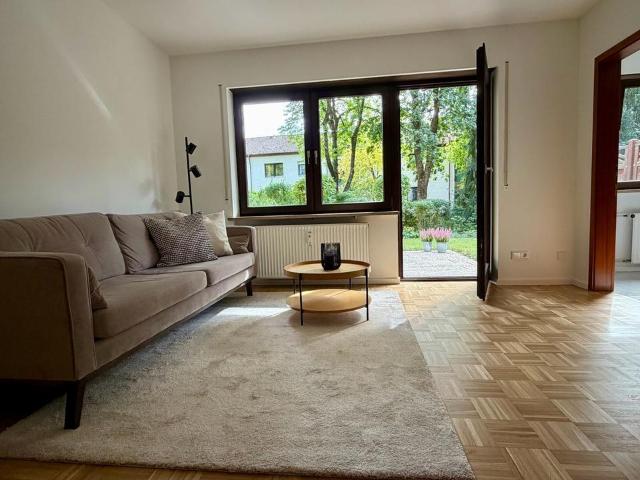 Möbliertes 1,5 Zimmer App. mit Terrasse in Pasing München für 2 J