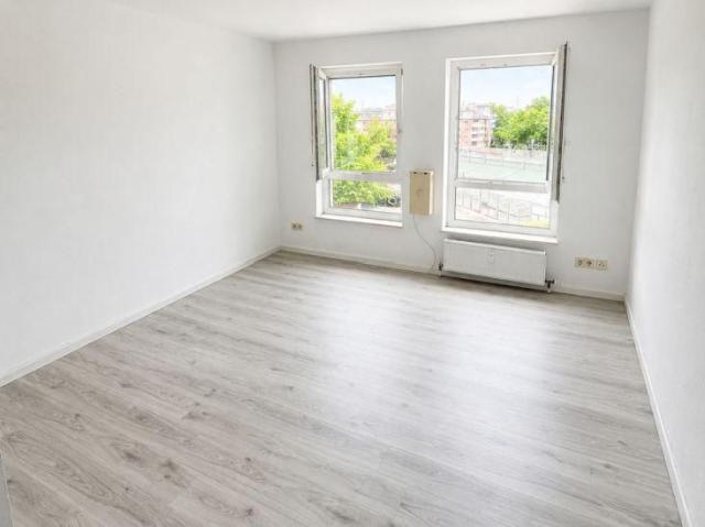 Möbliertes 1 Zimmer Apartment 5.OG, 23qm in Ludwigshafen zu vermieten