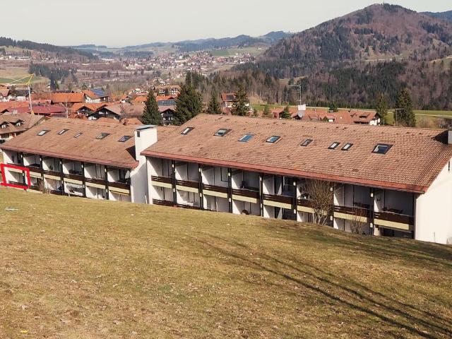 Möbliertes 1 Zimmer Appartement mit großem Westbalkon und Wellnessbereich in Oberstaufen/Steibis