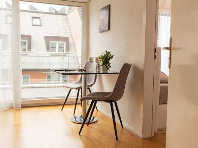Möbliertes 2 Zimmer Apartment mit Balkon in der Innenstadt Zürich
