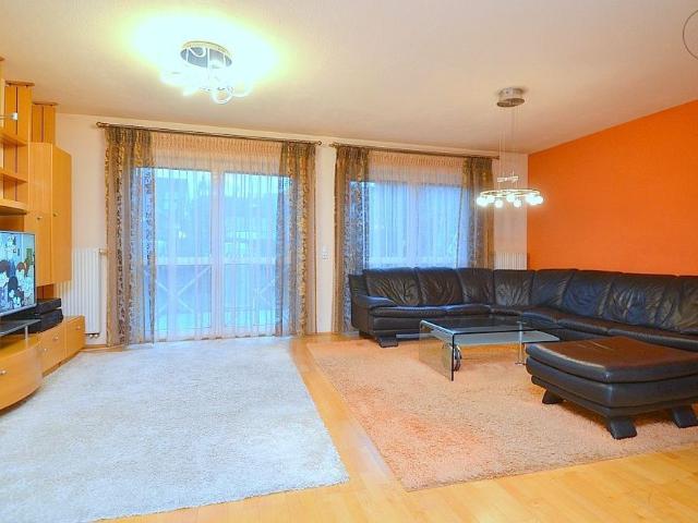 Möbliertes 5 Zimmer Haus mit Garage und Garten in idyllischer Lage in Eibach