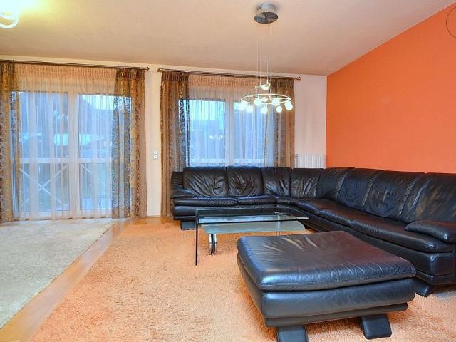 Möbliertes 5 Zimmer Haus mit Garage und Garten in idyllischer Lage in Eibach