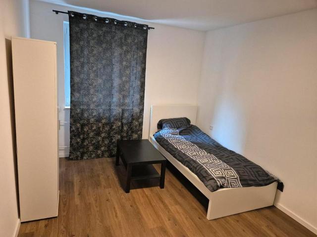 Möbliertes 8 Zimmer Haus zu vermieten