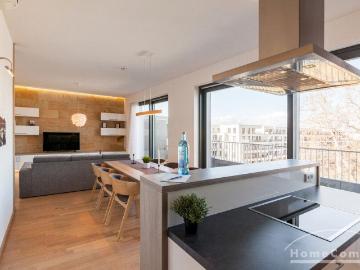 268084 HomeCompany Dresden Möbliert/Furnished 4 Zimmer Apartment in Dresden Altstadt max. 6 Personen