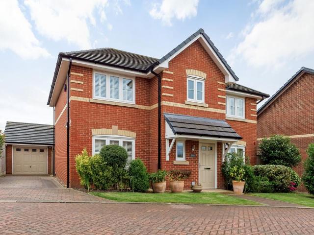 Moborn Close, Tytherington, Macclesfield 4 bed detached house to rent £2,450 pcm £565 pw