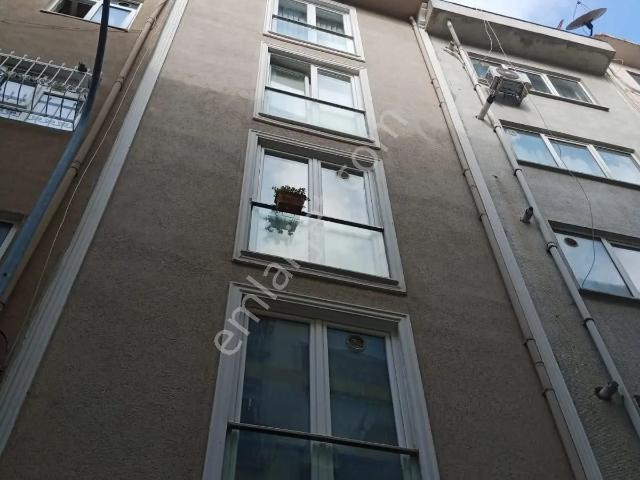 Moda Da Masrafsız 10 Yaşında Binada Arakat 1+1 Kombili Kiralık
