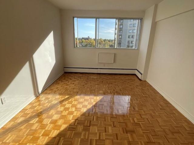 model 239 Deguire 1 Bedroom Apartment for Rent at 239 Boul Deguire, Montréal, QC H4N 1P2 Chameran