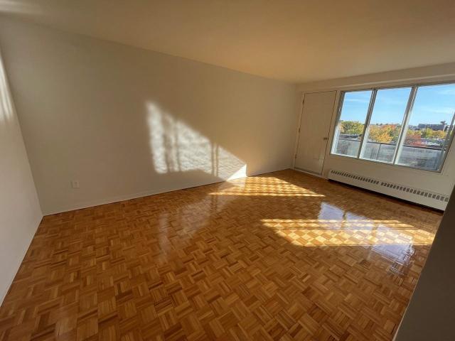 model 239 Deguire 2 Bedroom Apartment for Rent at 239 Boul Deguire, Montréal, QC H4N 1P2 Chameran