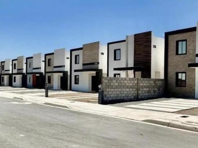 Modelo DLux con terreno excedente boulevard Anahuac 4