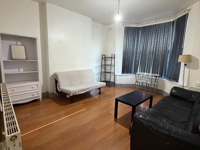 Modeley Fully Furnished 1 Bedroom Flat With Pkg