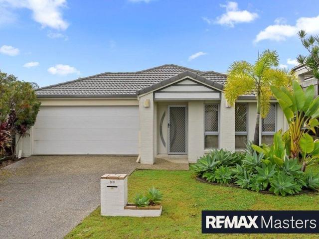 Moden Family Living in a Quiet Heathwood Pocket