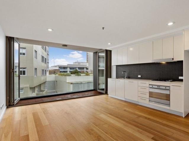 Moden One Bedroom Apartment in superb location