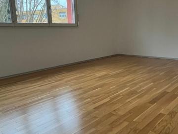 Modern 3.5 room apartment with seating in a good location