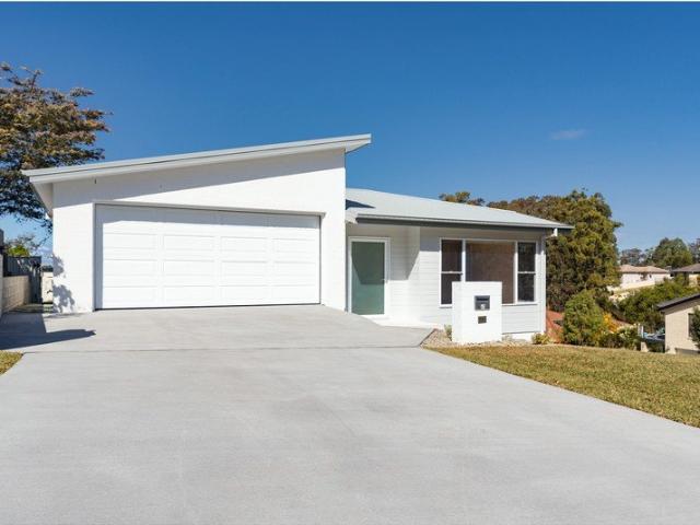 Modern 3 x bedroom, 2 x bathroom Home