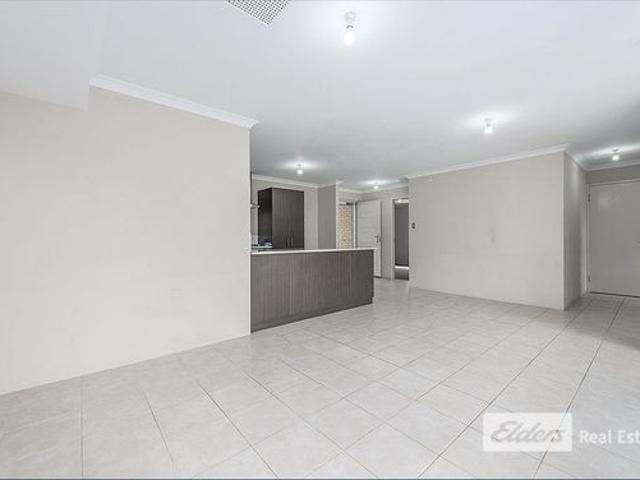 Modern 3 x 2 Villa in Convenient Waikiki Location