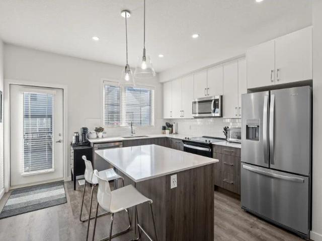 Modern 3 Bed, 3.5 Bath Townhome | Housecleaning Included — 3 Bedrooms Townhouse