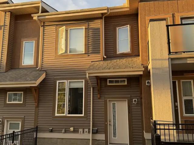 Modern 3 Bed 2.5 Bath Townhouse | Double Garage | Near Amenities & Easy Commute
