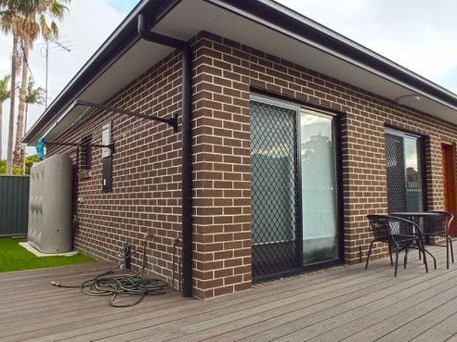Modern 3 Bed, 2 Bath Home + Lock Up Garage & Additional Secure Parking
