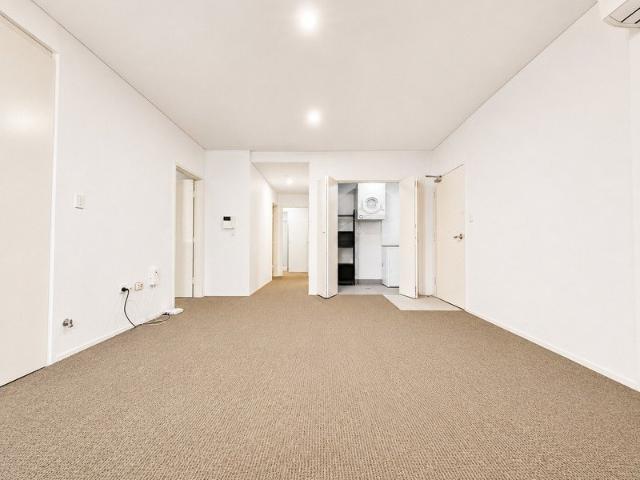 Modern 3 Bed Apartment in PRIME LOCATION OF ARNCLIFFE