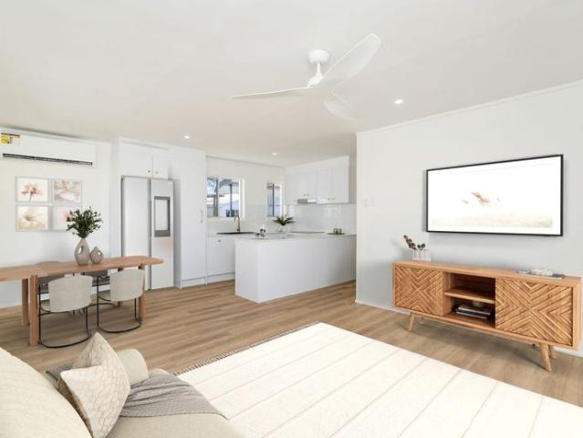 Modern 3 Bed Home, Close to Beach!