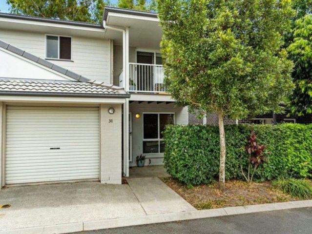 MODERN 3 BED UNIT IN THE HEART OF BURPENGARY
