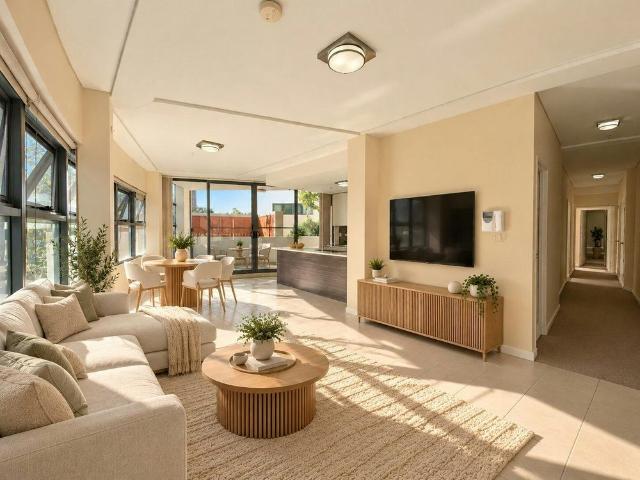 MODERN 3 BEDROOM APARTMENT