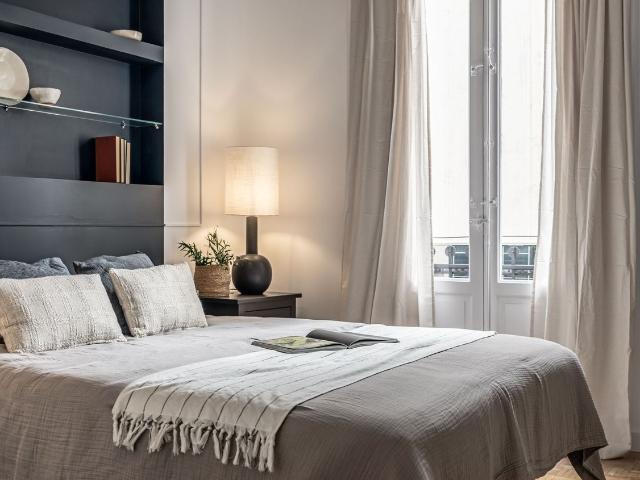Modern 3 Bedroom Apartment with Office and Air Conditioning in Bravo Murillo, Madrid Amsterdam Apartments for Rent